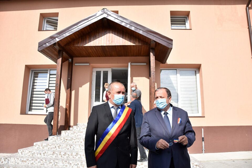 Gheorghe Flutur și Viorel Cucu au inaugurat trei obiective finalizate în comuna Adâncata