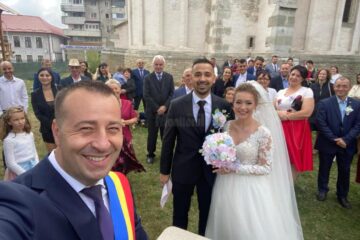 Viceprimarul Lucian Harșovschi a oficiat căsătoria a 19 cupluri care și-au unit destineleîn preajma alegerilor locale