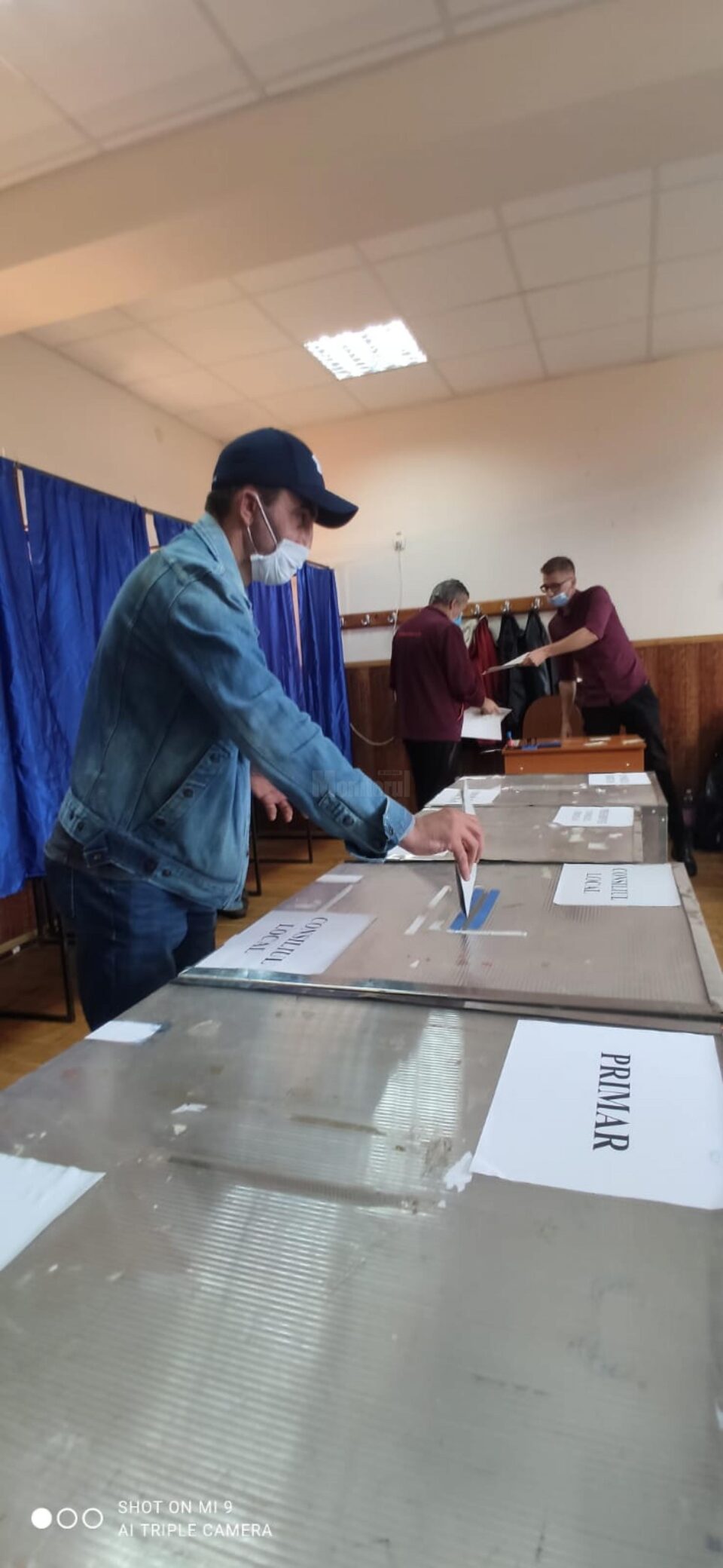 Vasile Bolohan a venit de la aproape 3000 de kilometri ca să voteze la alegerile locale