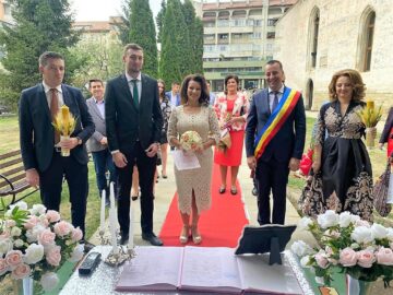 Viceprimarul Lucian Harșovschi a oficiat căsătoria a 19 cupluri care și-au unit destinele în preajma alegerilor locale