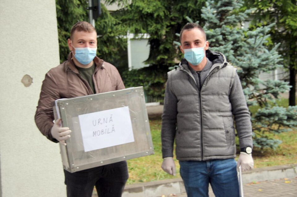 31 de pacienți din Spitalul Suceava au votat cu urna mobilă