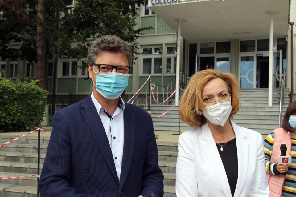 Mirela Adomnicăi a votat pentru ca județul Suceava să revină pe primele locuri în clasamentele naționale Mirela Adomnicăi a votat pentru ca județul Suceava să revină pe primele locuri în clasamentele naționale