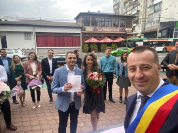 Viceprimarul Lucian Harșovschi a oficiat căsătoria a 19 cupluri care și-au unit destinele în preajma alegerilor locale