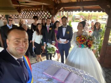 Viceprimarul Lucian Harșovschi a oficiat căsătoria a 19 cupluri care și-au unit destinele în preajma alegerilor locale