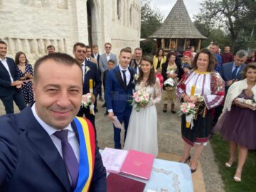 Viceprimarul Lucian Harșovschi a oficiat căsătoria a 19 cupluri care și-au unit destinele în preajma alegerilor locale