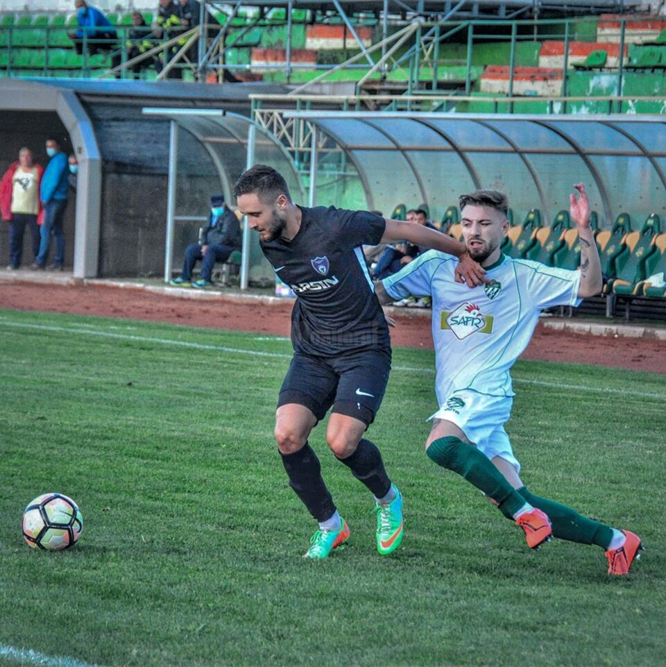 Florin Antonesei a marcat primul gol al Bucovinei Rădăuți din acest sezon. Foto Cristian Lapa Florin Antonesei a marcat primul gol al Bucovinei Rădăuți din acest sezon. Foto Cristian Lapa