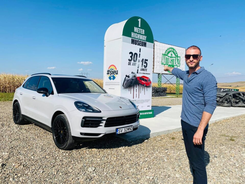 Ștefan Mandachi, care a realizat și primul metru de autostradă din Moldova, va fi recompensat astăzi cu titlul de “Cetățean de onoare al Sucevei” Ștefan Mandachi, care a realizat și primul metru de autostradă din Moldova, va fi recompensat astăzi cu titlul de “Cetățean de onoare al Sucevei”