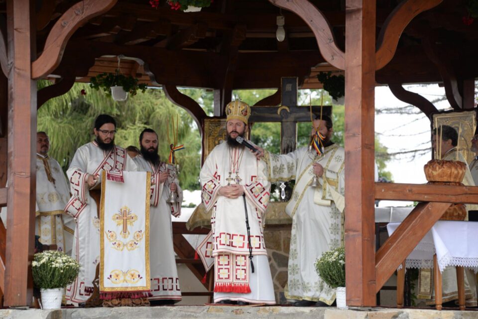 PS Părinte Damaschin Dorneanul, la Vicovu de Sus: „Dumnezeu își conduce Biserica, nu noi”