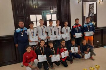 Atleții de la CSM Dorna Vatra Dornei își prezintă zestrea de medalii