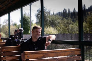 Povestea Dianei, fata care a plimbat mii de turiști cu mocănița de la Moldovița. Foto: Ema Motrescu