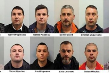 Membrii grupării de hoți de cărți rare