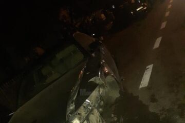 Impactul dintre cele două mașini a fost violent