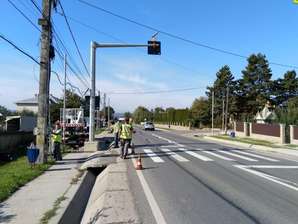 S-au demarat lucrări pentru semaforizarea intersecției spre aeroport