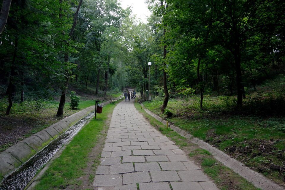 Reparații în parcul Șipote, chiar dacă predarea-primirea nu a avut loc încă