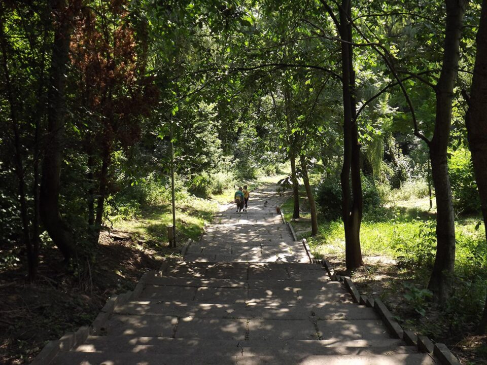 Parcul Șipote intră în reparații la alei și iluminat public