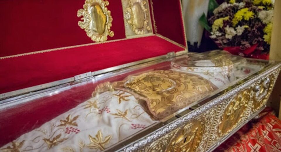 Arhiepiscopia Iașilor regretă că românii pot veni în oraș în orice scop, mai puțin pentru pelerinajul la Sf. Parascheva Arhiepiscopia Iașilor regretă că românii pot veni în oraș în orice scop, mai puțin pentru pelerinajul la Sf. Parascheva