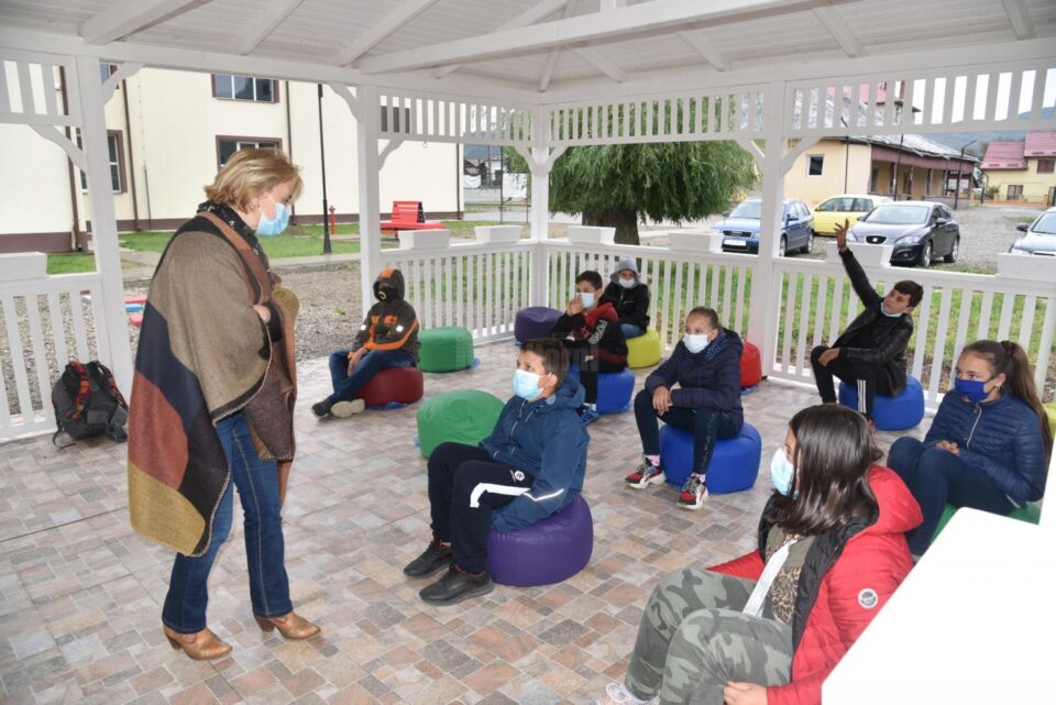 „Clasa din curtea școlii”, proiect educațional la Școala Gimnazială Bucșoaia