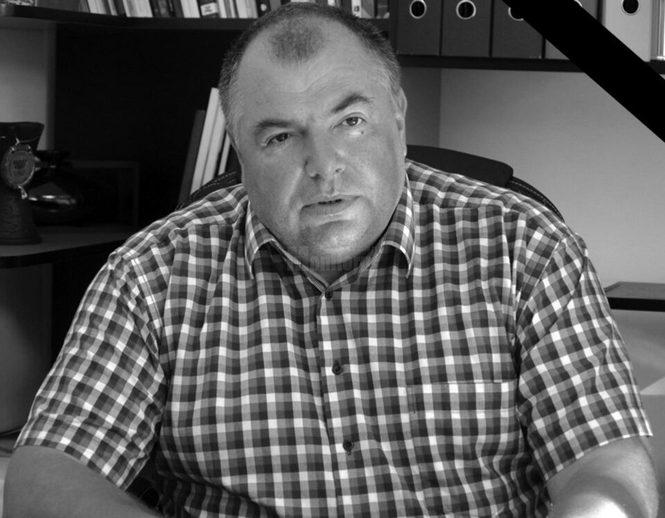 Directorul Colegiului Național „Mihai Eminescu”, Renato Tronciu a murit, răpus de Covid Directorul Colegiului Național „Mihai Eminescu”, Renato Tronciu a murit, răpus de Covid