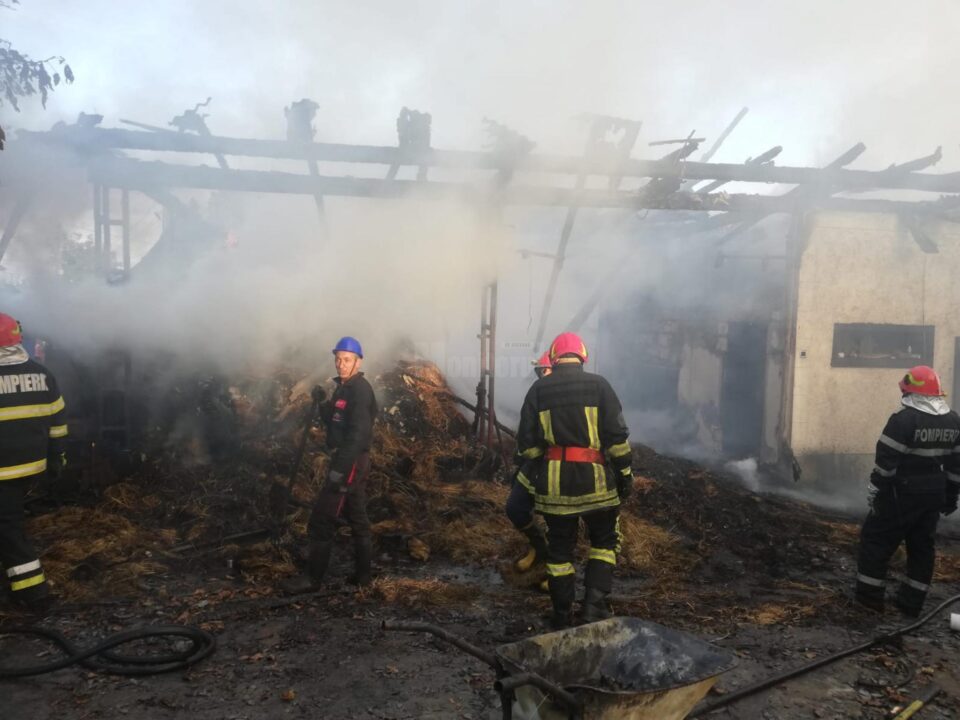 Interventia pompierilor a fost dificila si a durat aproape 5 ore