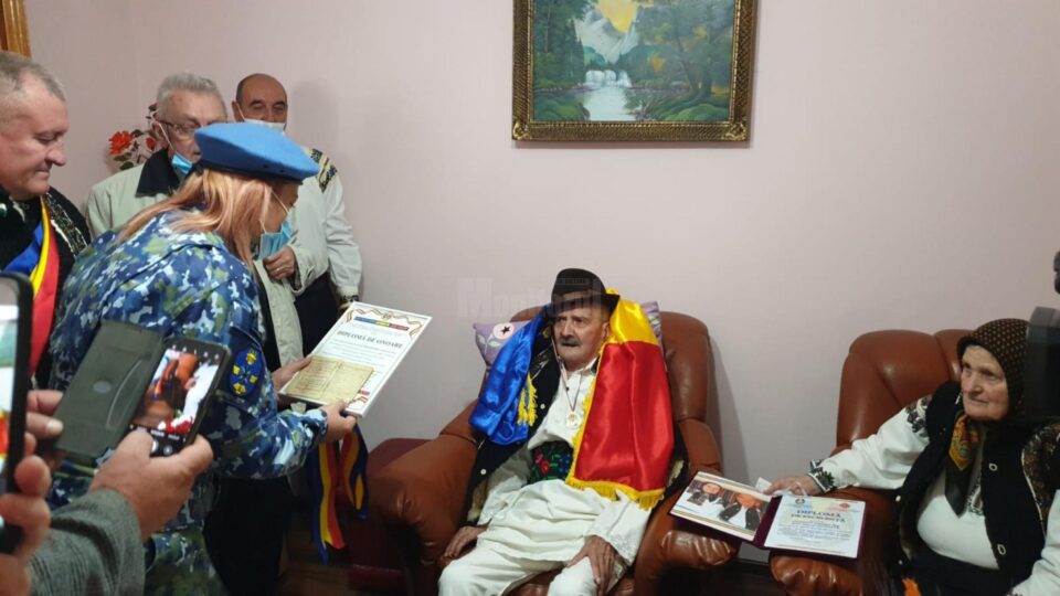 El a primit si o diploma de onoare din partea organizatorilor sarbatorii