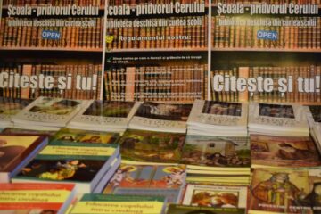 „Școala – pridvorul Cerului, biblioteca deschisă din curtea școlii”