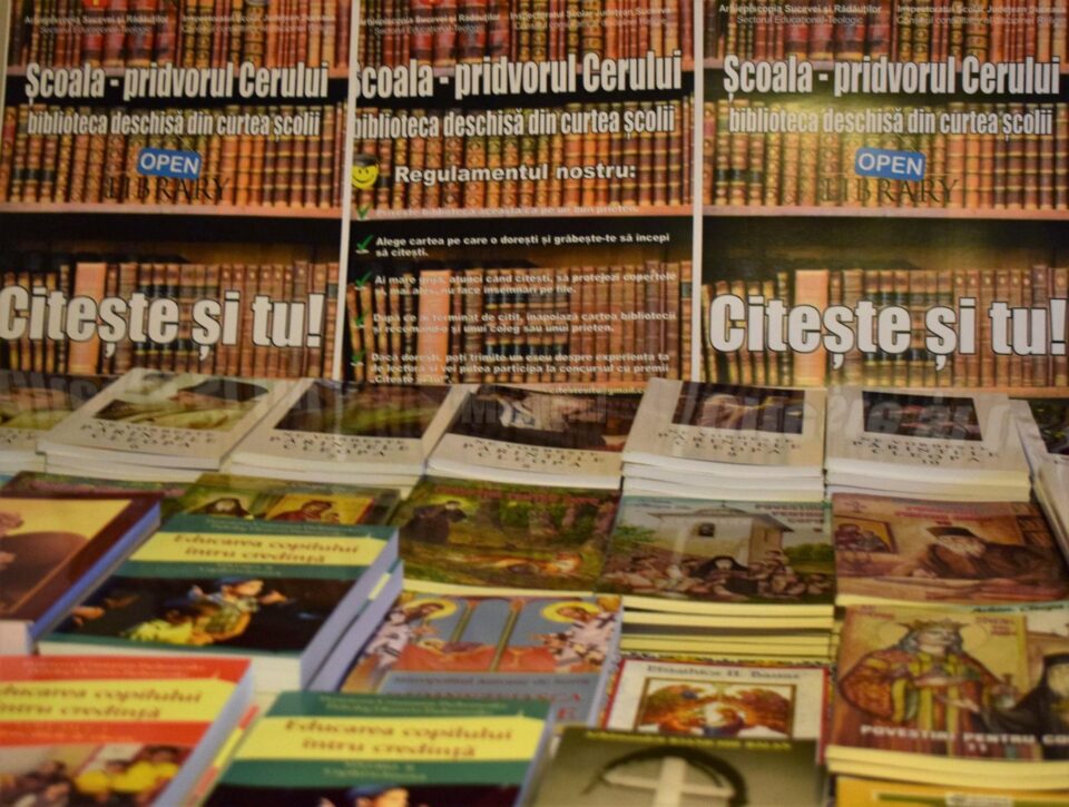 „Școala – pridvorul Cerului, biblioteca deschisă din curtea școlii”