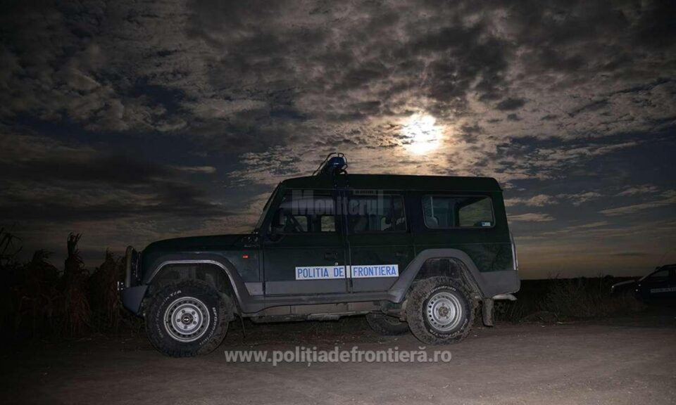 Migranți din nordul Africii, surprinși de polițiștii de frontieră, după ce intraseră ilegal în România
