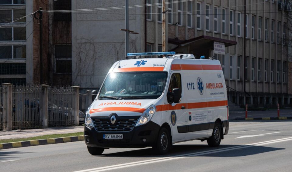 Un bărbat a murit strivit de bobine de hârtie, într-un grav accident de muncă