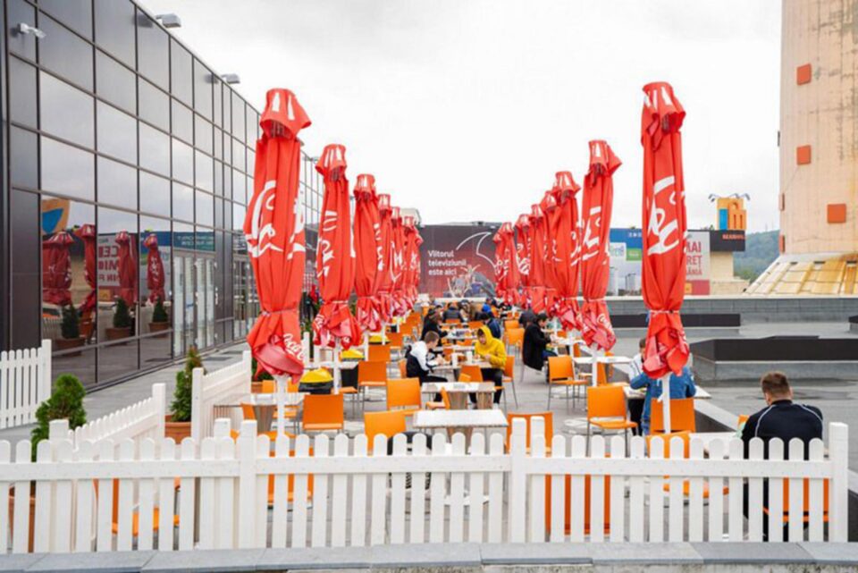 Experiența culinară specială a restaurantelor din foodcourt se mută pe terasa Iulius Mall Suceava Experiența culinară specială a restaurantelor din foodcourt se mută pe terasa Iulius Mall Suceava