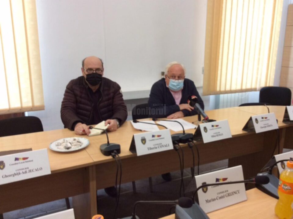Primarul municipiului Rădăuți, Nistor Tatar (dreapta), și Igo Koffler, directorul Direcției Tehnice din primărie Primarul municipiului Rădăuți, Nistor Tatar (dreapta), și Igo Koffler, directorul Direcției Tehnice din primărie