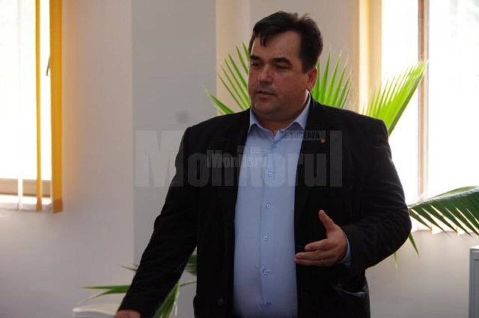 Primarul Vasile Avram