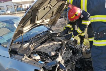 Unul din autoturismele implicate in accident la Marginea