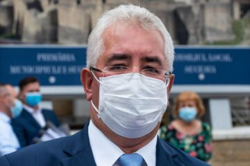 “PURTAȚI masca de protecție atât în spațiile închise, cât și în cele deschise!”, spune primarul Ion Lungu