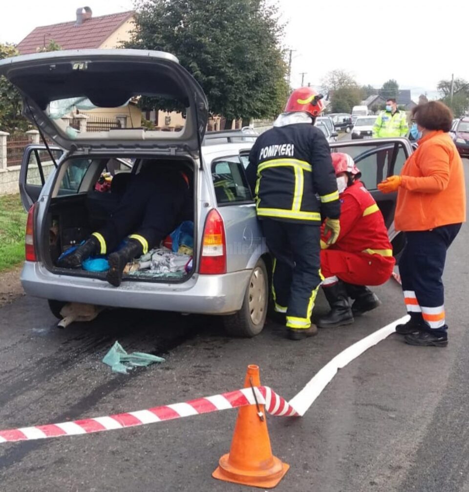 4 minori și 3 adulți, implicați într-un accident produs în comuna Satu Mare