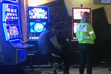 Amendă pentru o sală de jocuri deschisă în ciuda interdicției