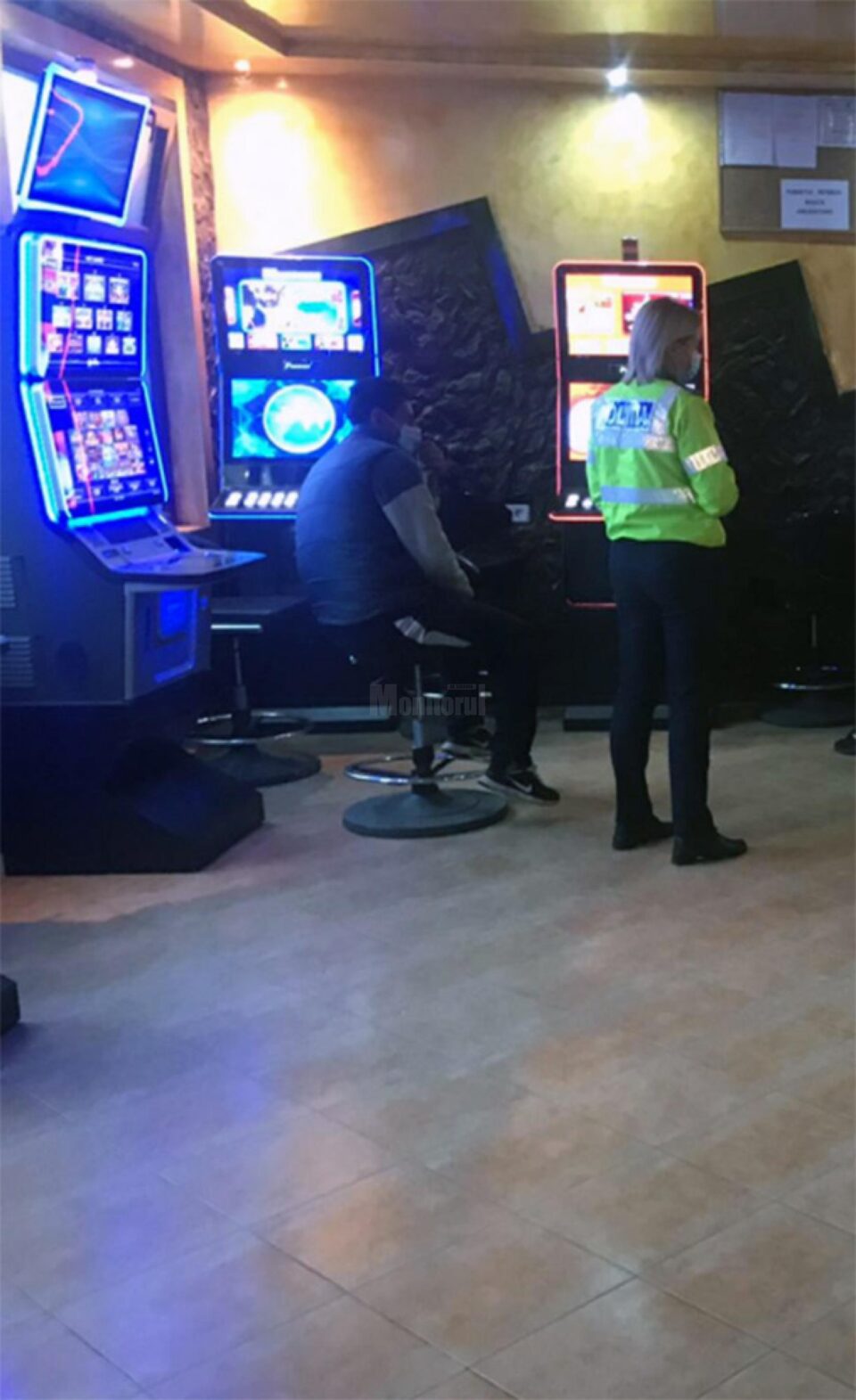 Amendă pentru o sală de jocuri deschisă în ciuda interdicției