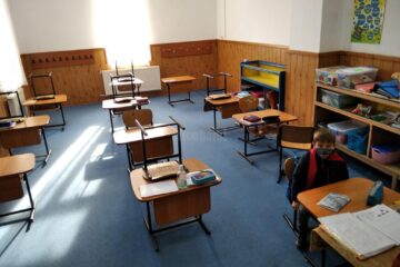 Elevii de la Școala Reuseni revin astăzi la cursuri