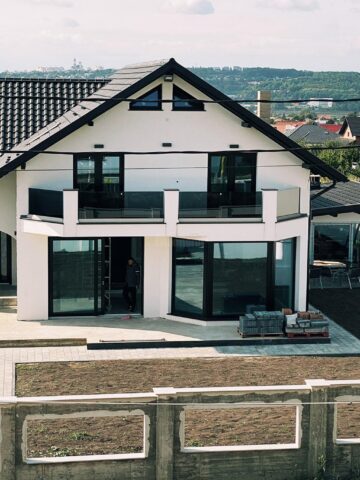 Balustrade din sticlă cu performanțe de siguranță și eleganță de la Gridoma