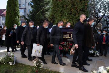 Suceava și-a luat adio de la doctorul Cristian Irimie, cu ceremonial militar cu Gardă de Onoare Foto Ema Motrescu