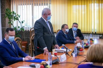 Premieră: depunerea jurământului de primar al Sucevei, făcută în prezența premierului României