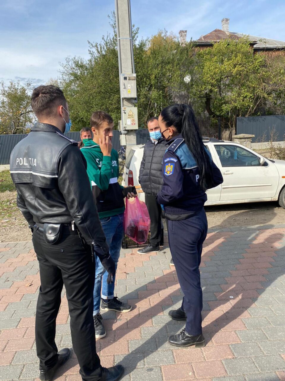 Polițiștii au dat aproape 200 de amenzi, pentru lipsa măștii