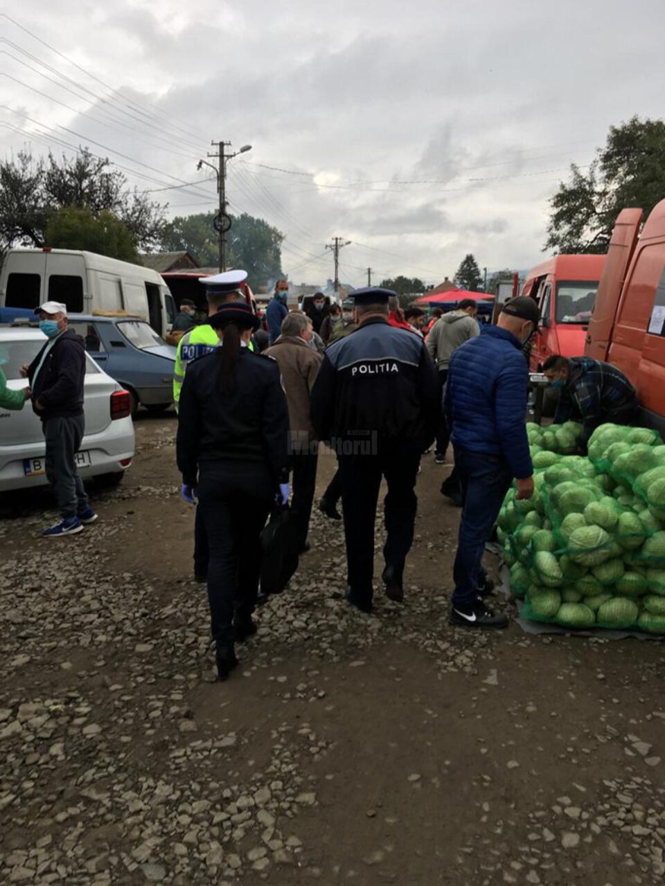 Polițiștii au dat aproape 200 de amenzi, pentru lipsa măștii