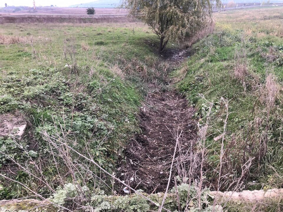 30 de saci cu gunoaie, strânși de Andrei Bacoș de la șoseaua de centură