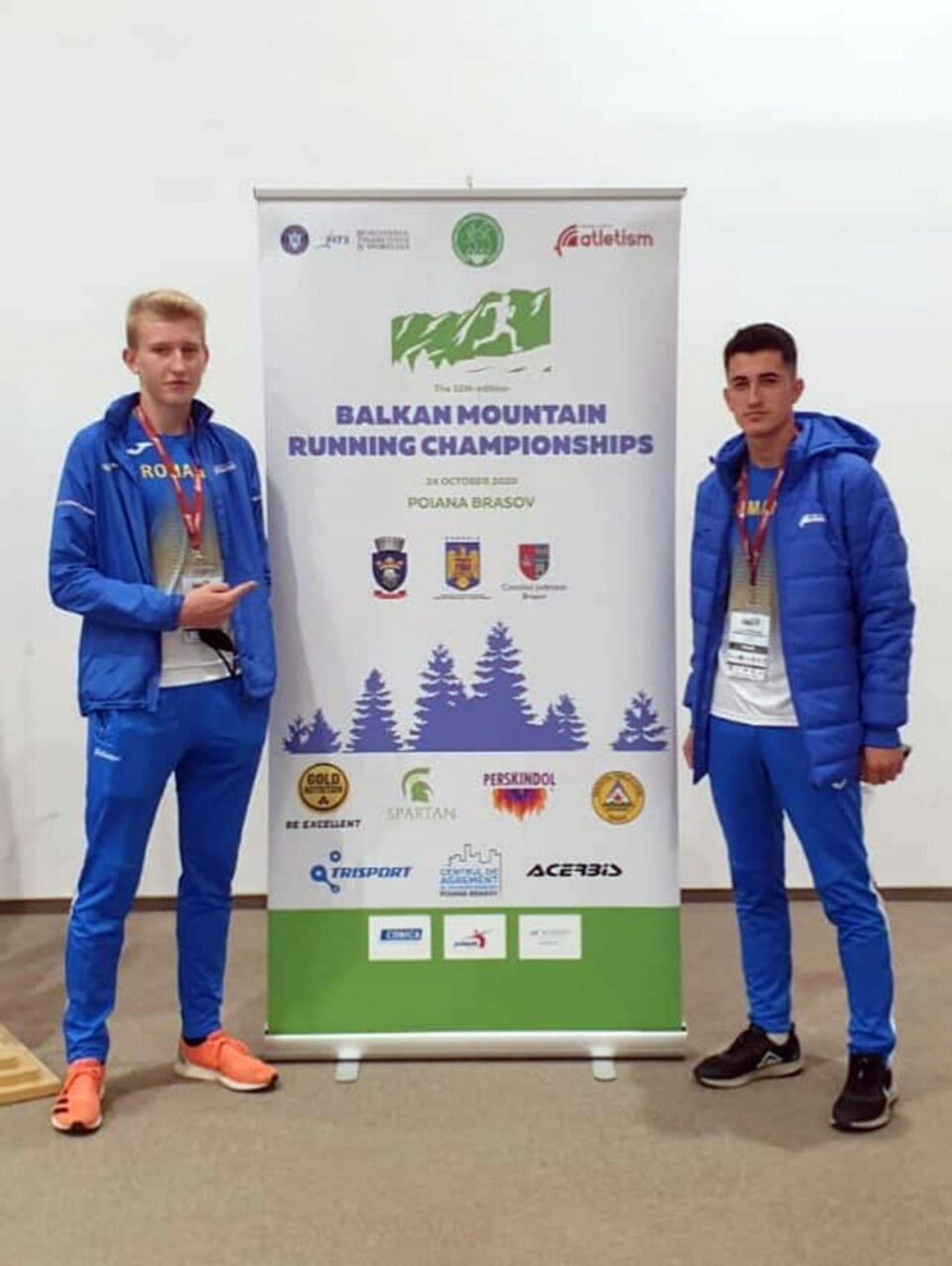 Andrei Ihnatiuc și Petru Iulian Pop au devenit vicecampioni balcanici de juniori cu echipa României Andrei Ihnatiuc și Petru Iulian Pop au devenit vicecampioni balcanici de juniori cu echipa României