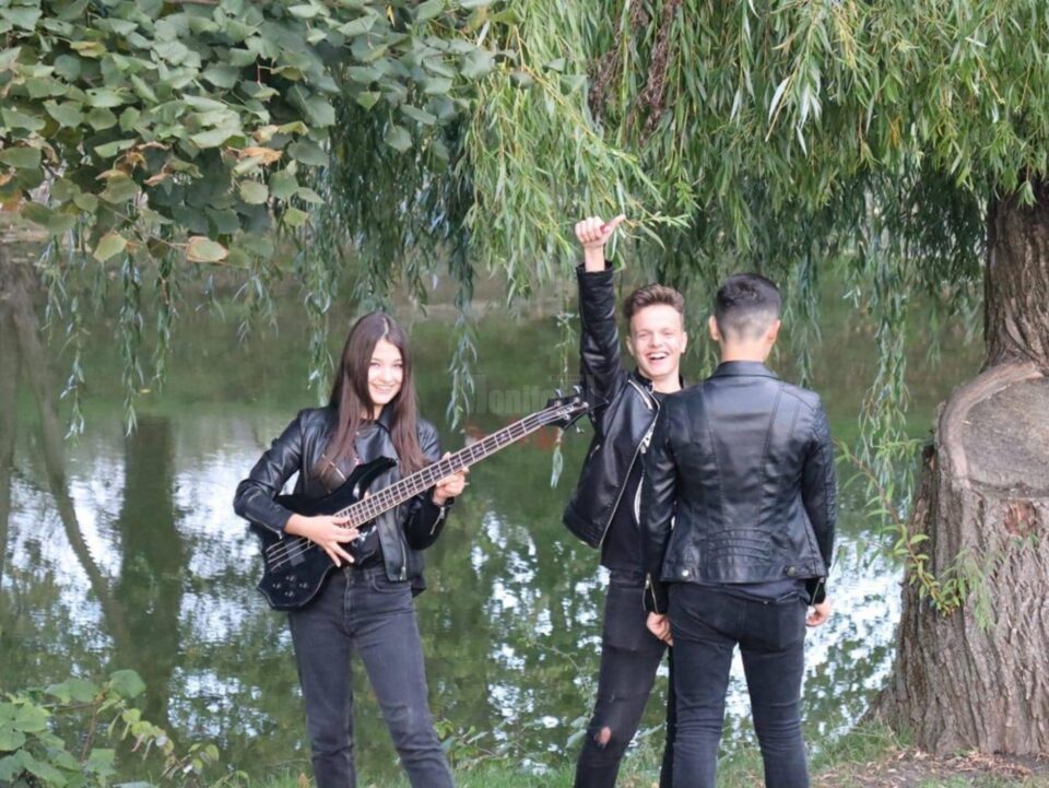 „Ne pasă!”, piesă de teatru filmată recent de Asociația Tinerilor Ortodocși Suceveni