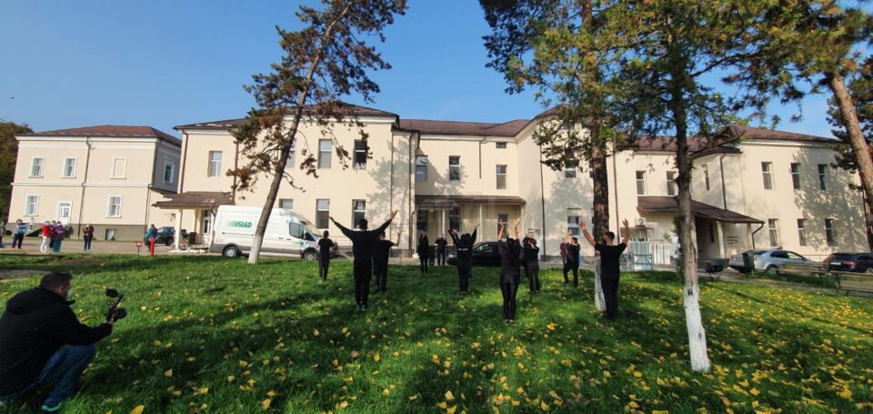 „Jerusalema”, în semn de solidaritate cu personalul medical și cu pacienții din spitale