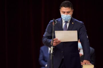 Bogdan Loghin a depus miercuri jurământul pentru calitatea de primar al municipiului Rădăuți