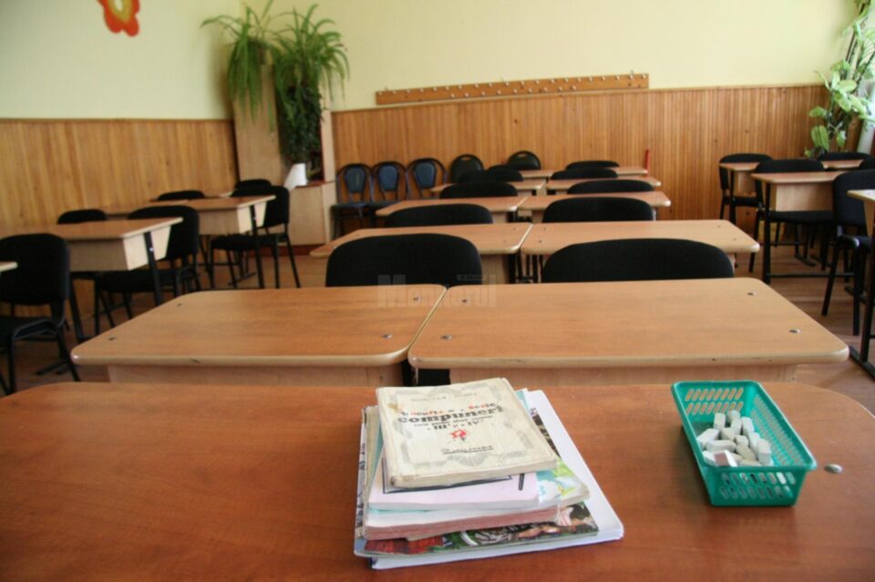 Școlile care vor funcționa în scenariul roșu începând de luni