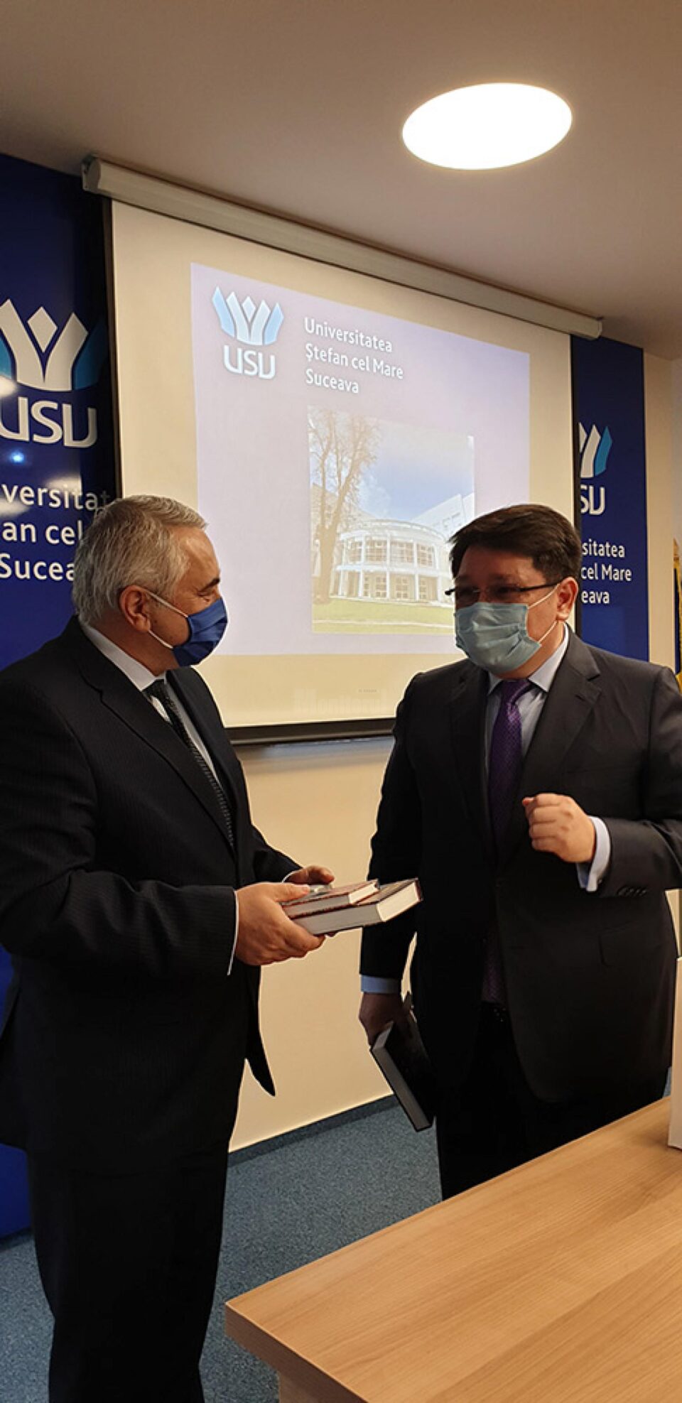 Întâlnirea de la USV a rectorului Valentin Popa cu ambasadorul Republicii Kazahstan