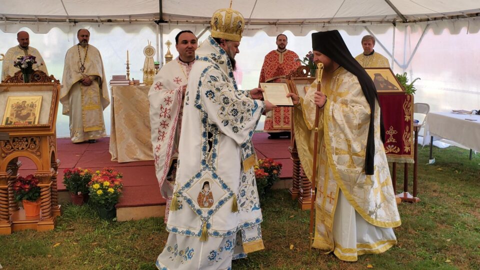 Protosinghelul Ieremia Berbec, de la Mănăstirea Putna, noul stareț al Mănăstirii Middletown FOTO Basilica ro Protosinghelul Ieremia Berbec, de la Mănăstirea Putna, noul stareț al Mănăstirii Middletown FOTO Basilica ro